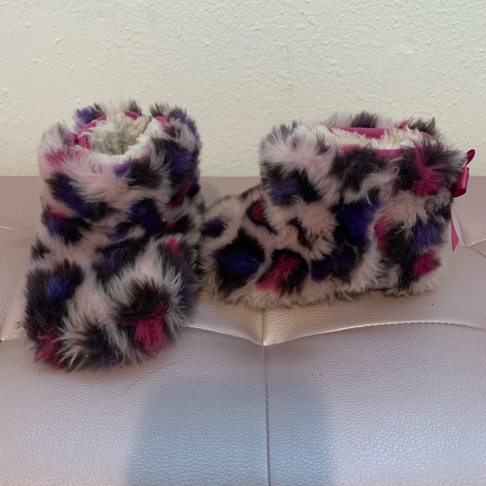 Uggs - Picture 2 of 4